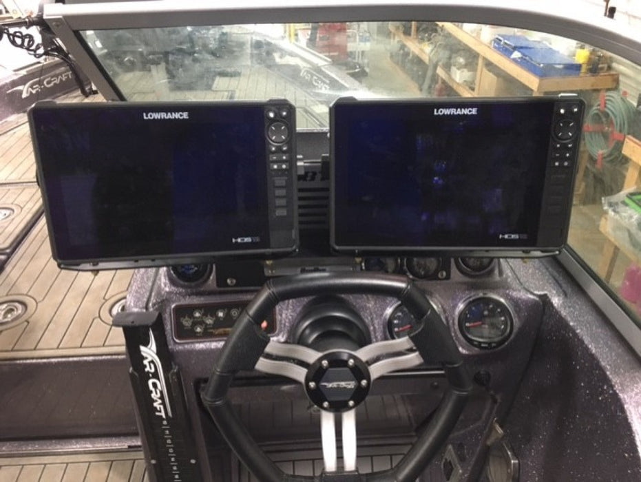 Two Lowrance HDS 12 fish finders on a Yarcraft 219 console.